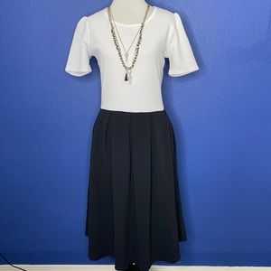 EUC Lularoe Large Amelia Dress